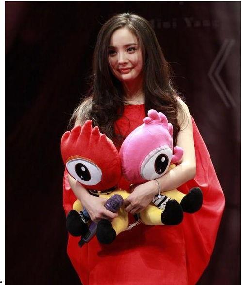 杨幂黑白丝袜视频,性感魅力一触即发